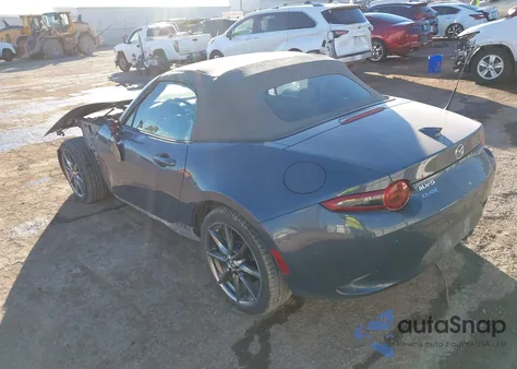 2021 Mazda Mx-5 Miata Grand Touring z USA, uszkodzony, nr VIN JM1NDAD72M0460662
